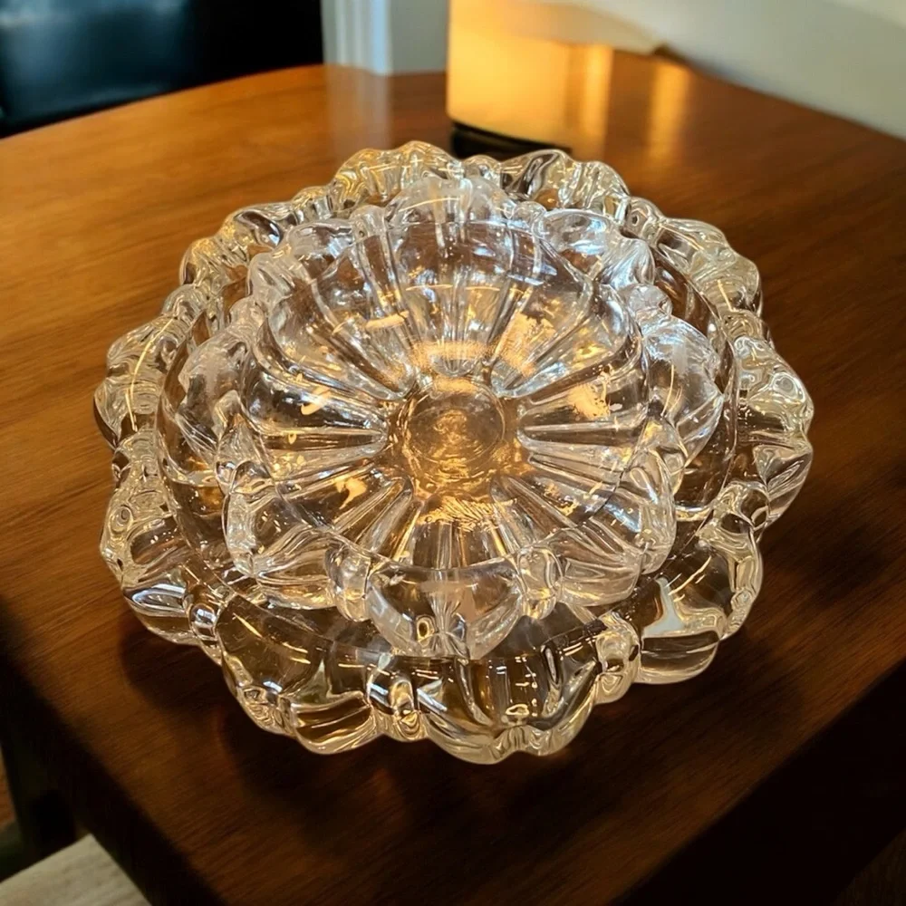 Elegant Glass Nesting Ashtrays. Pair - Picture 1 of 4